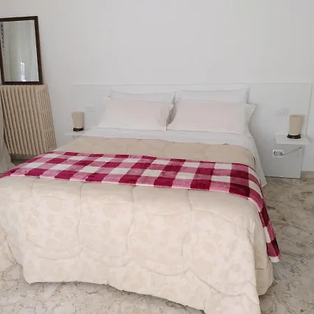 Like - - Via Del Corso Affittacamere Matera