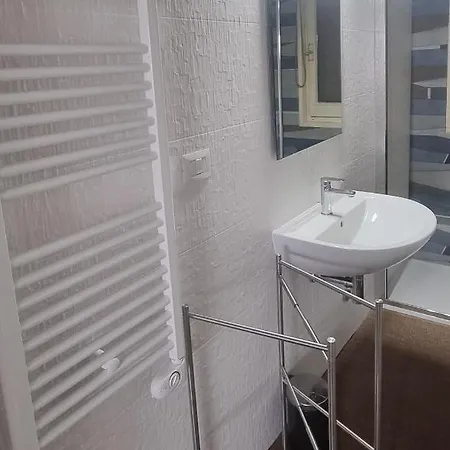 Like - - Via Del Corso Pensión Matera